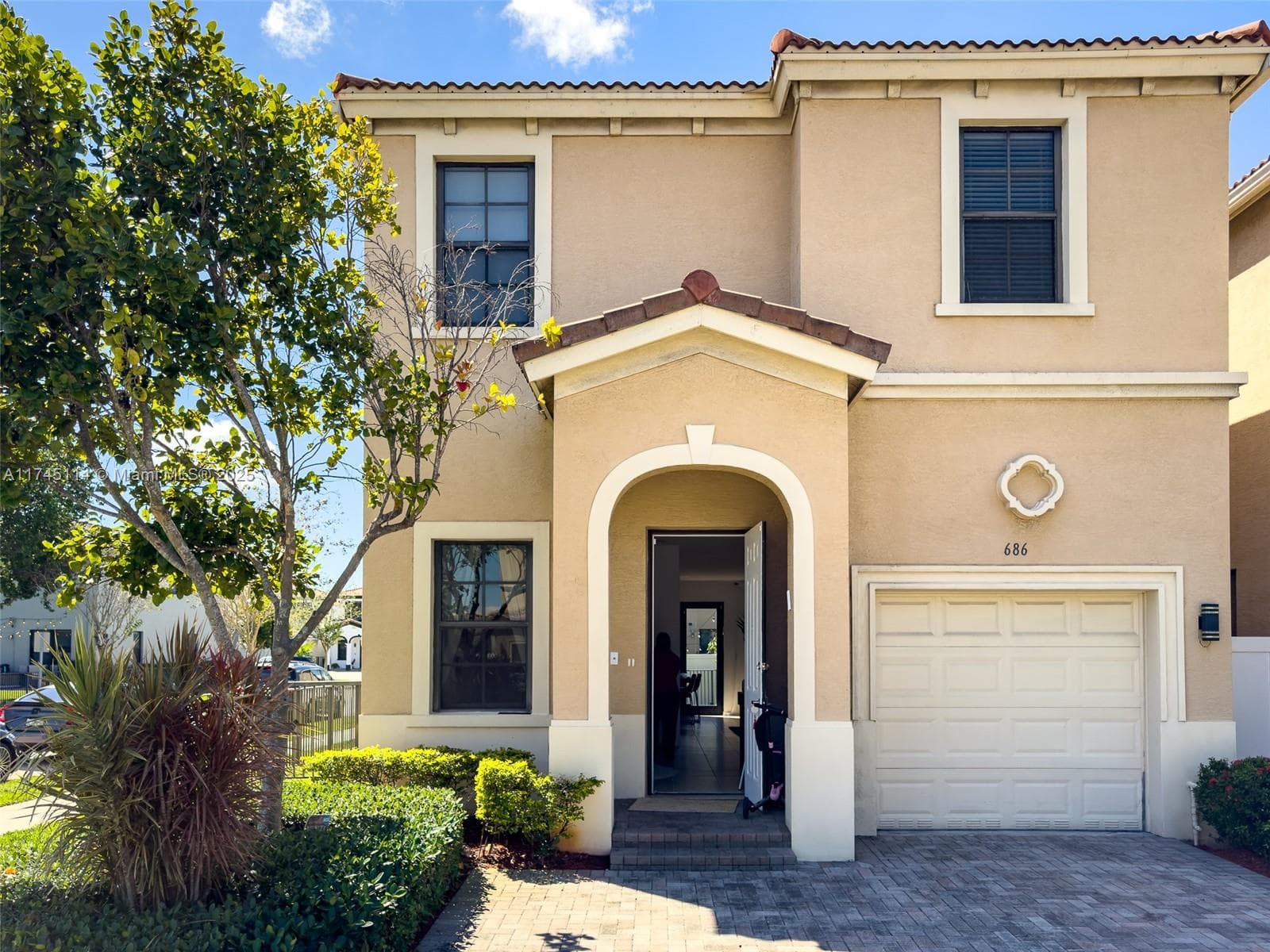 686 NE 191st Ter, Miami FL 33179 — 23