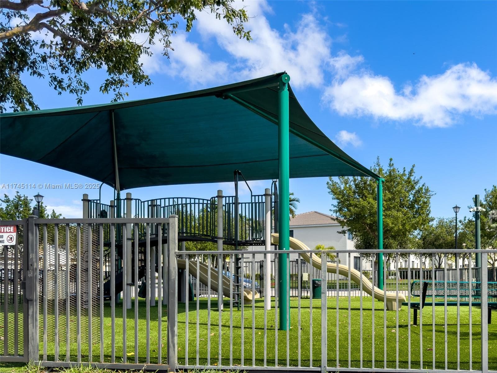 686 NE 191st Ter, Miami FL 33179 — 31