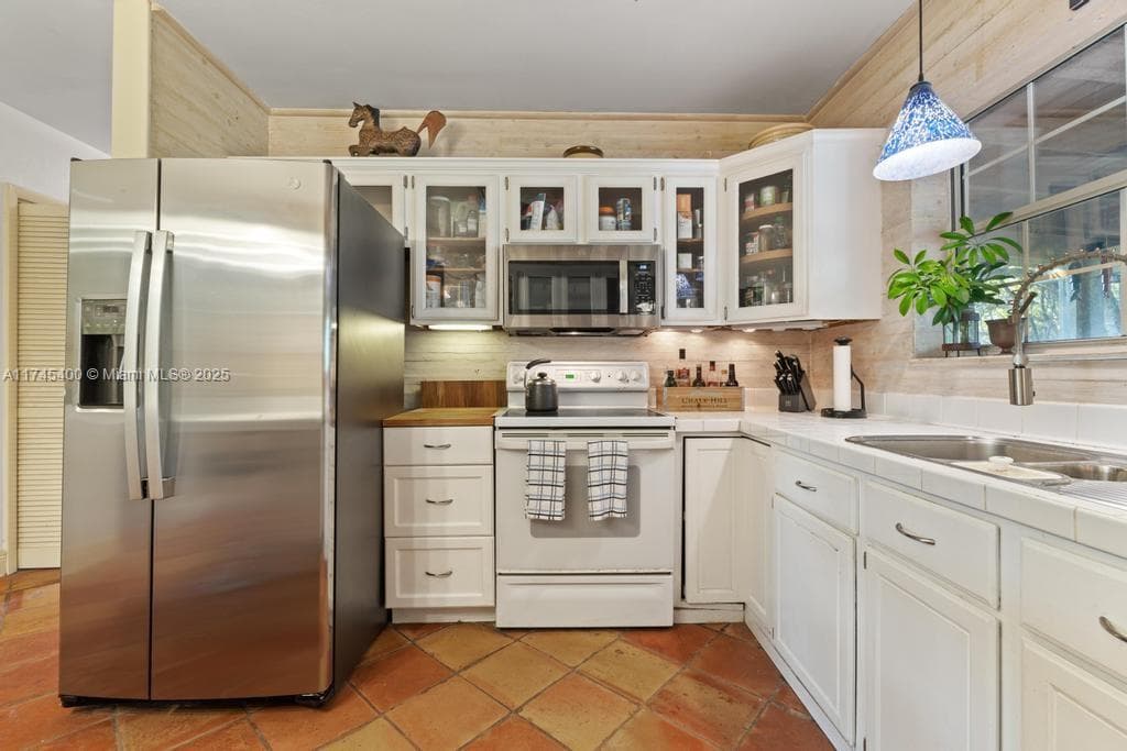 37255 SW 214th Ave, Homestead FL 33034 — 9