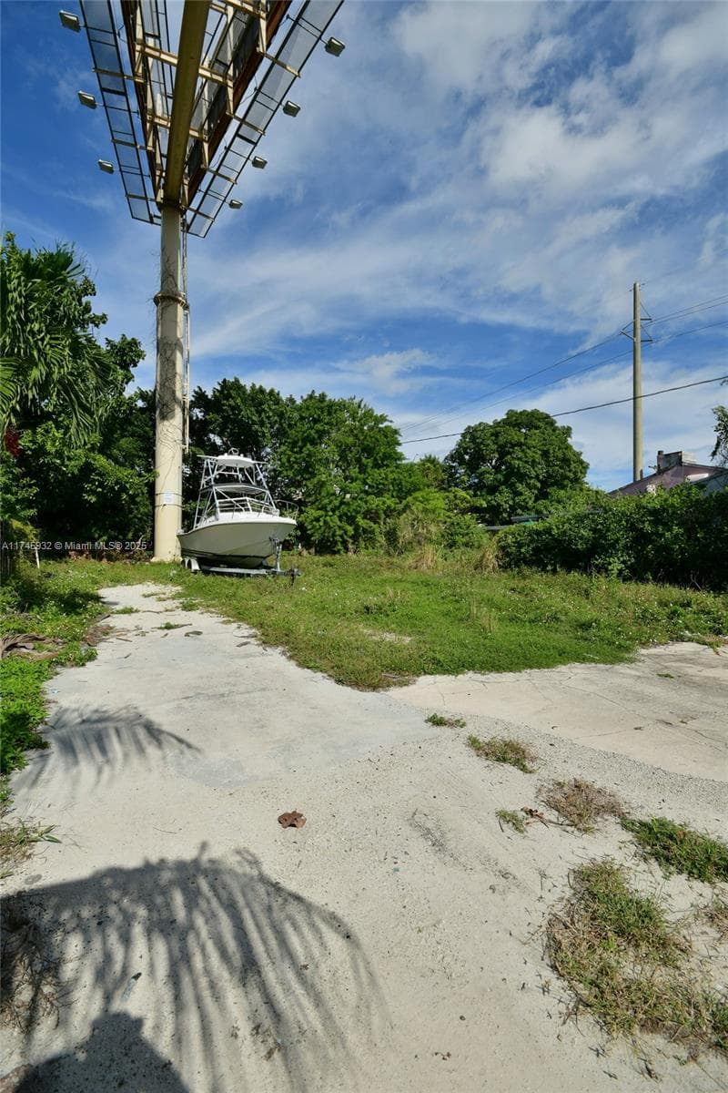 321 NW 37th St, Miami FL 33127 — 38