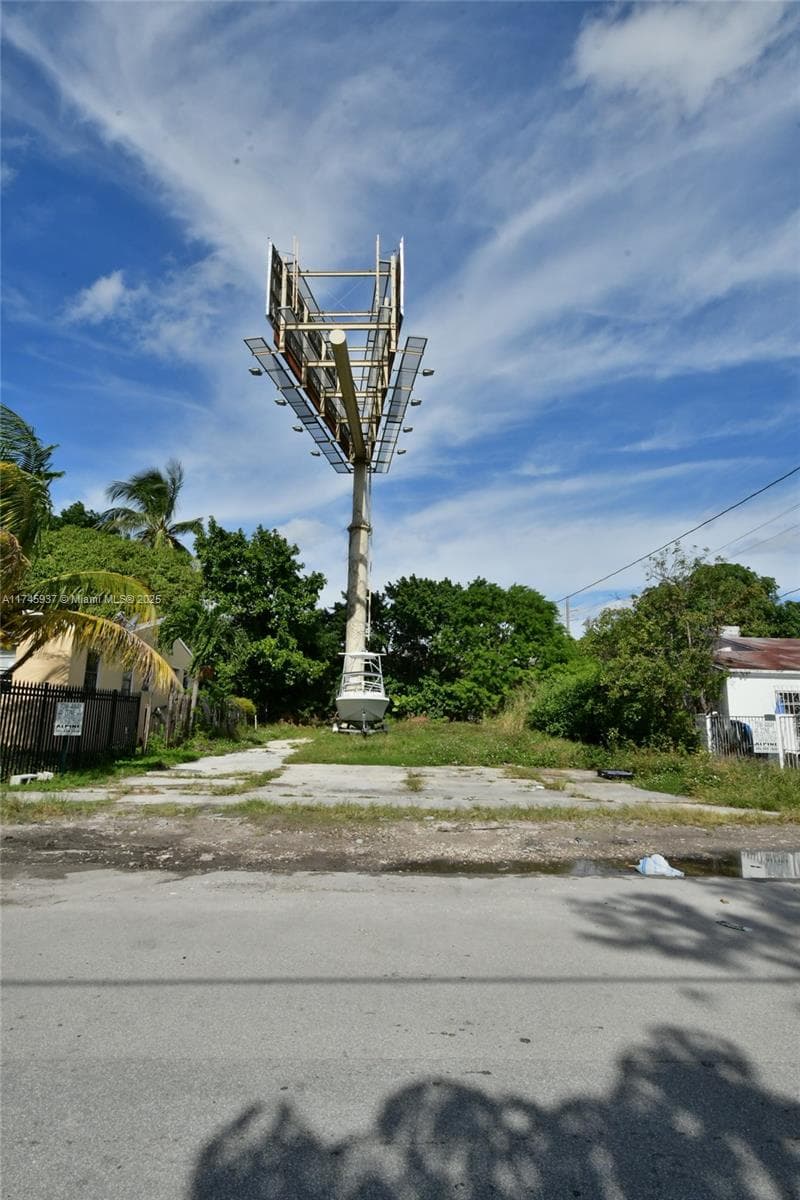 321 NW 37th St, Miami FL 33127 — 31