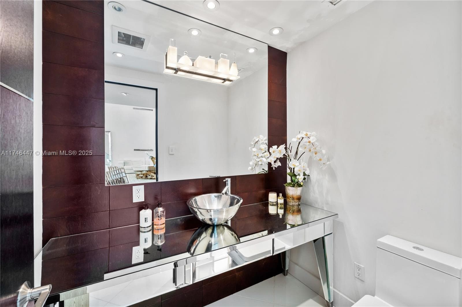 227 E DILIDO DR, Miami Beach FL 33139 — 76