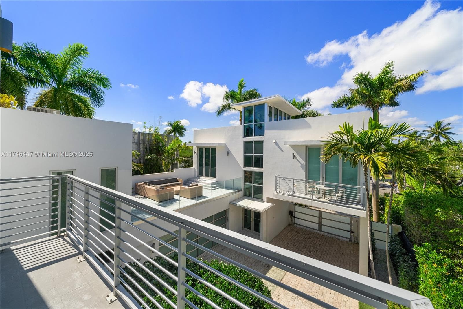 227 E DILIDO DR, Miami Beach FL 33139 — 47