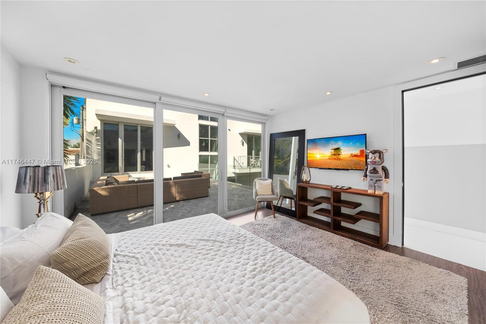 227 E DILIDO DR, Miami Beach FL 33139 — 57