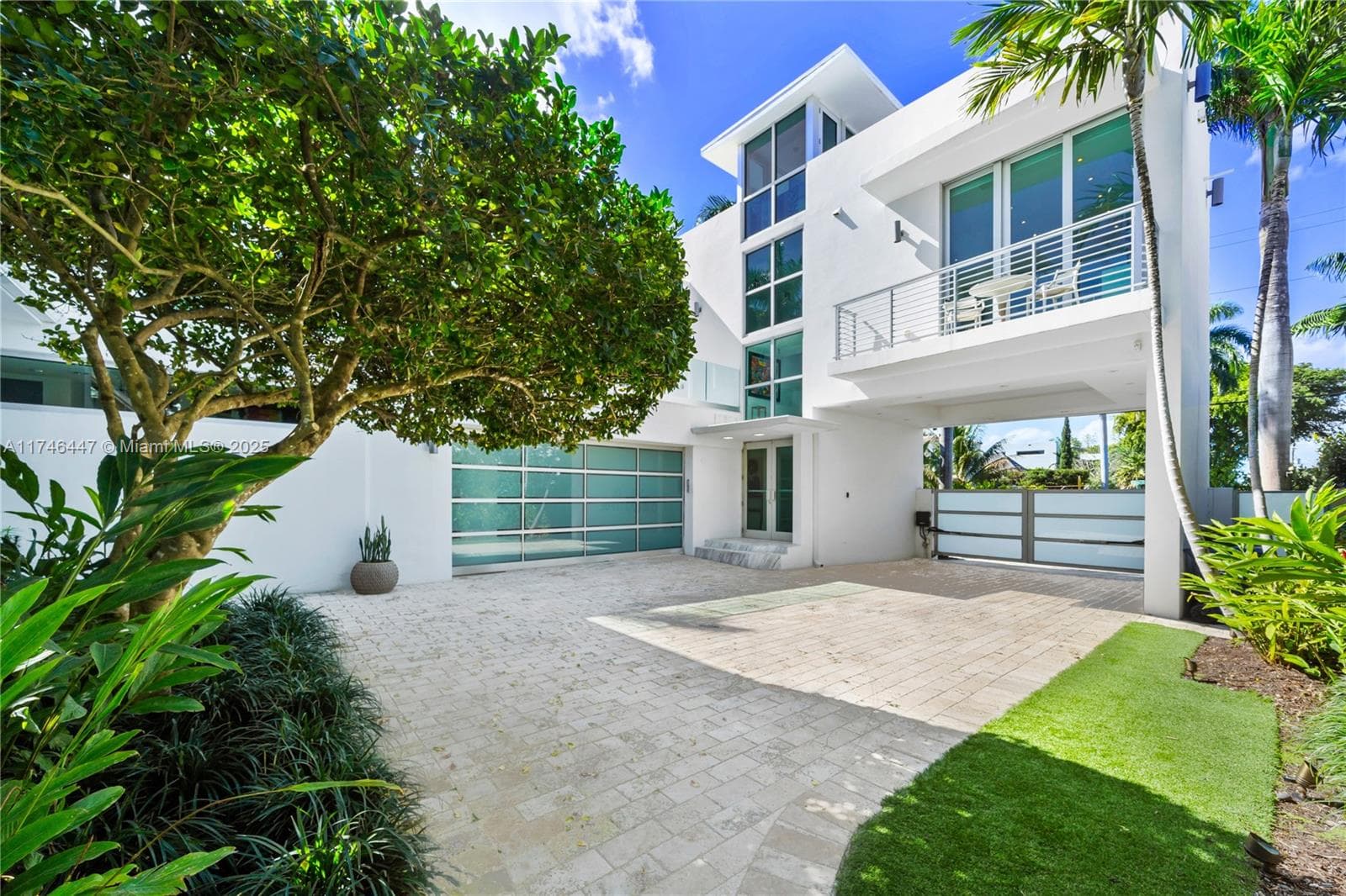 227 E DILIDO DR, Miami Beach FL 33139 — 63