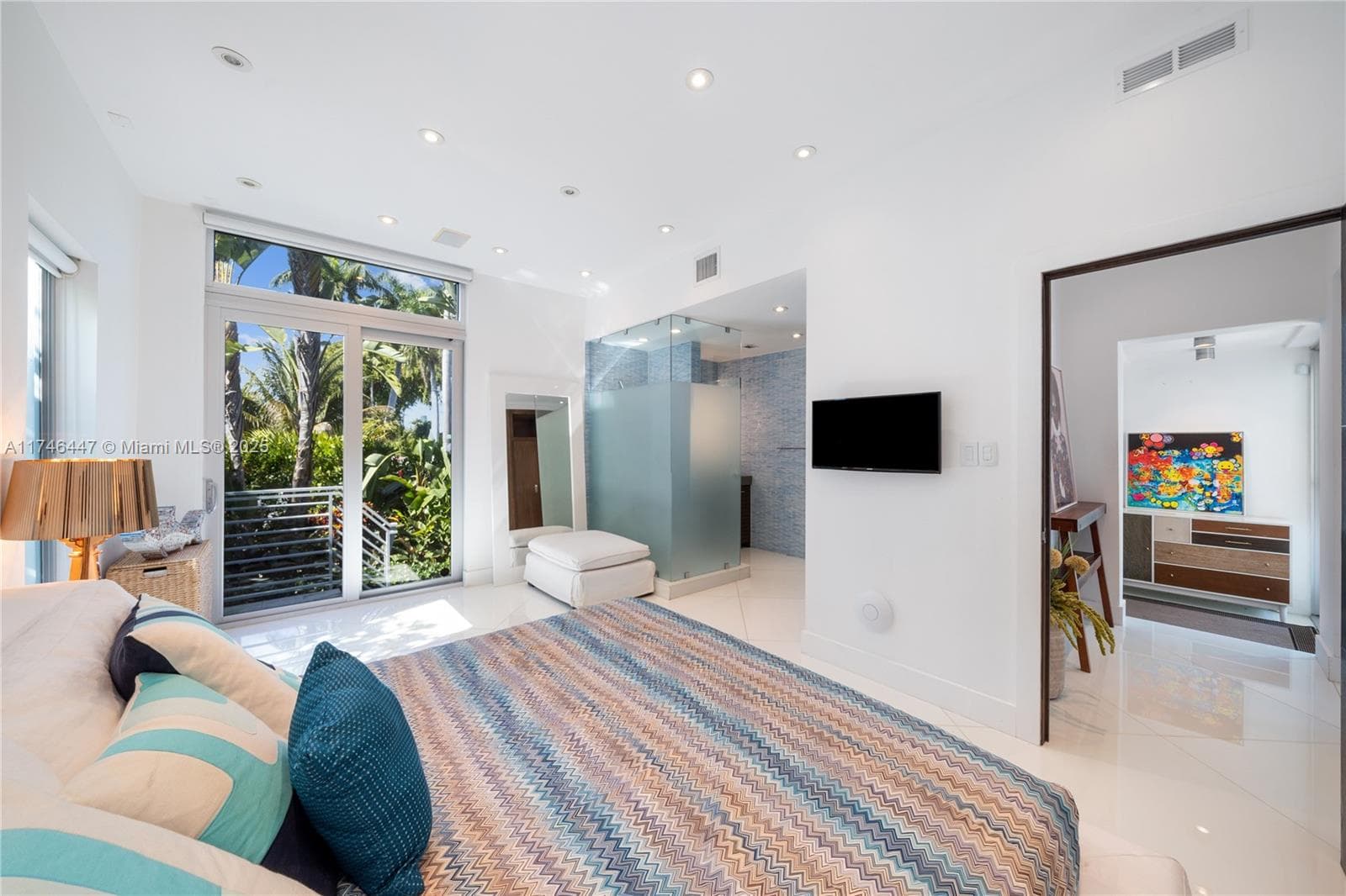 227 E DILIDO DR, Miami Beach FL 33139 — 66
