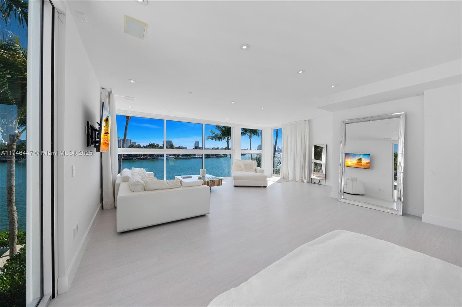 227 E DILIDO DR, Miami Beach FL 33139 — 9