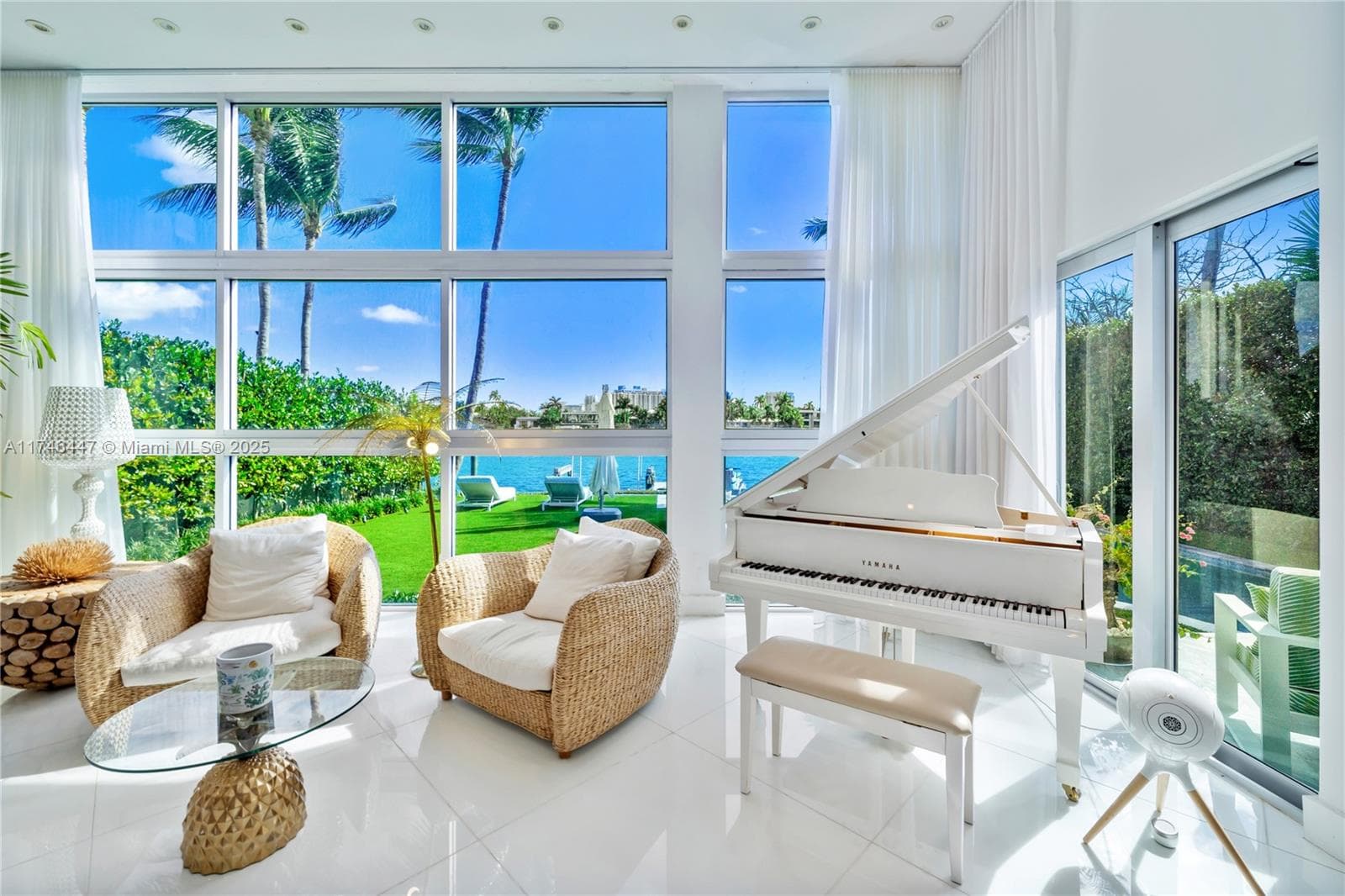 227 E DILIDO DR, Miami Beach FL 33139 — 30