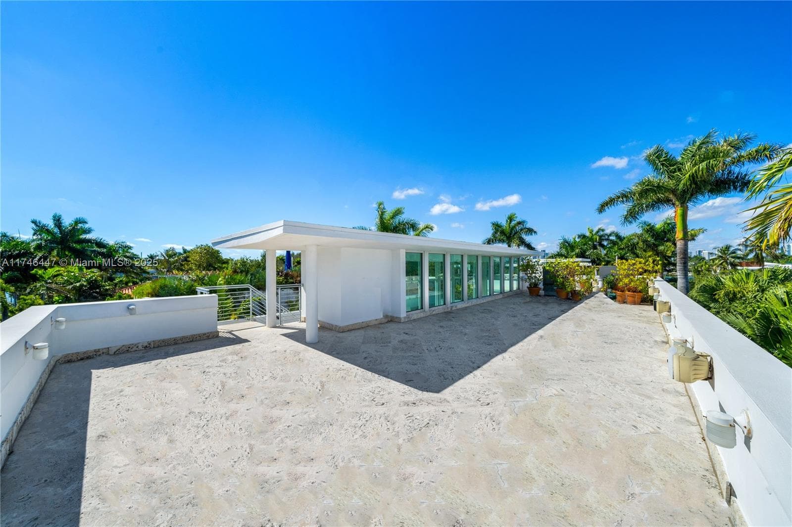 227 E DILIDO DR, Miami Beach FL 33139 — 61