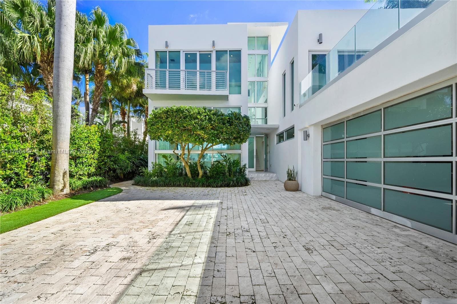 227 E DILIDO DR, Miami Beach FL 33139 — 18