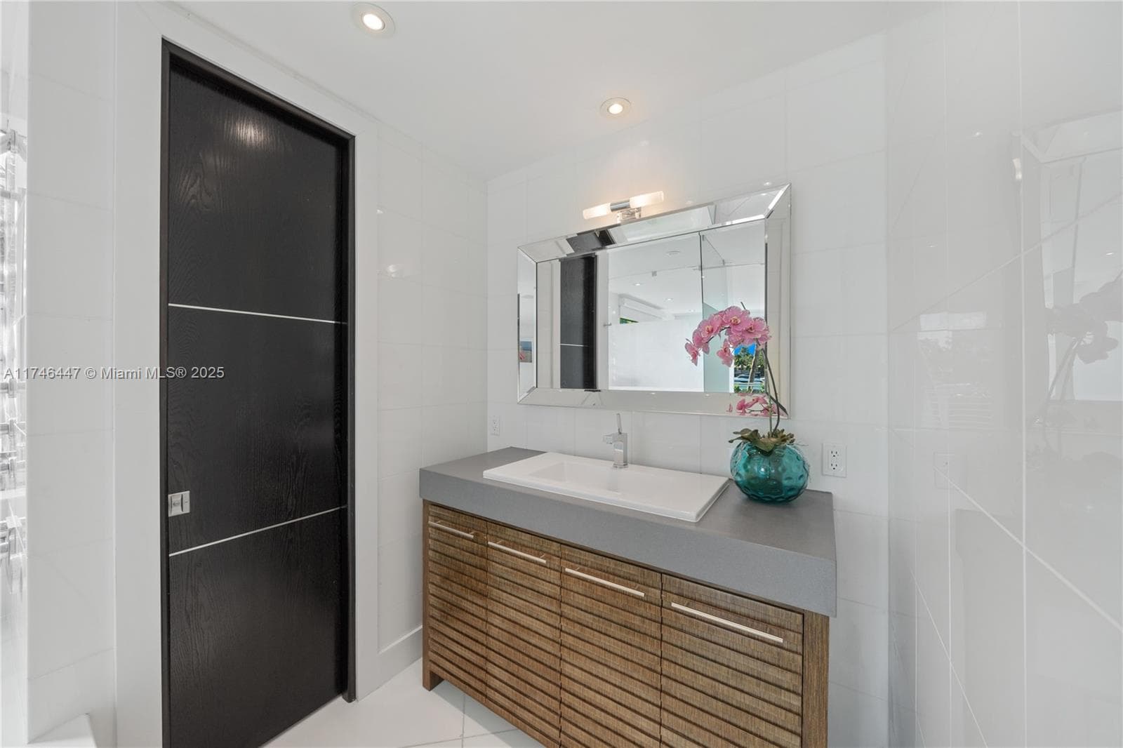 227 E DILIDO DR, Miami Beach FL 33139 — 51