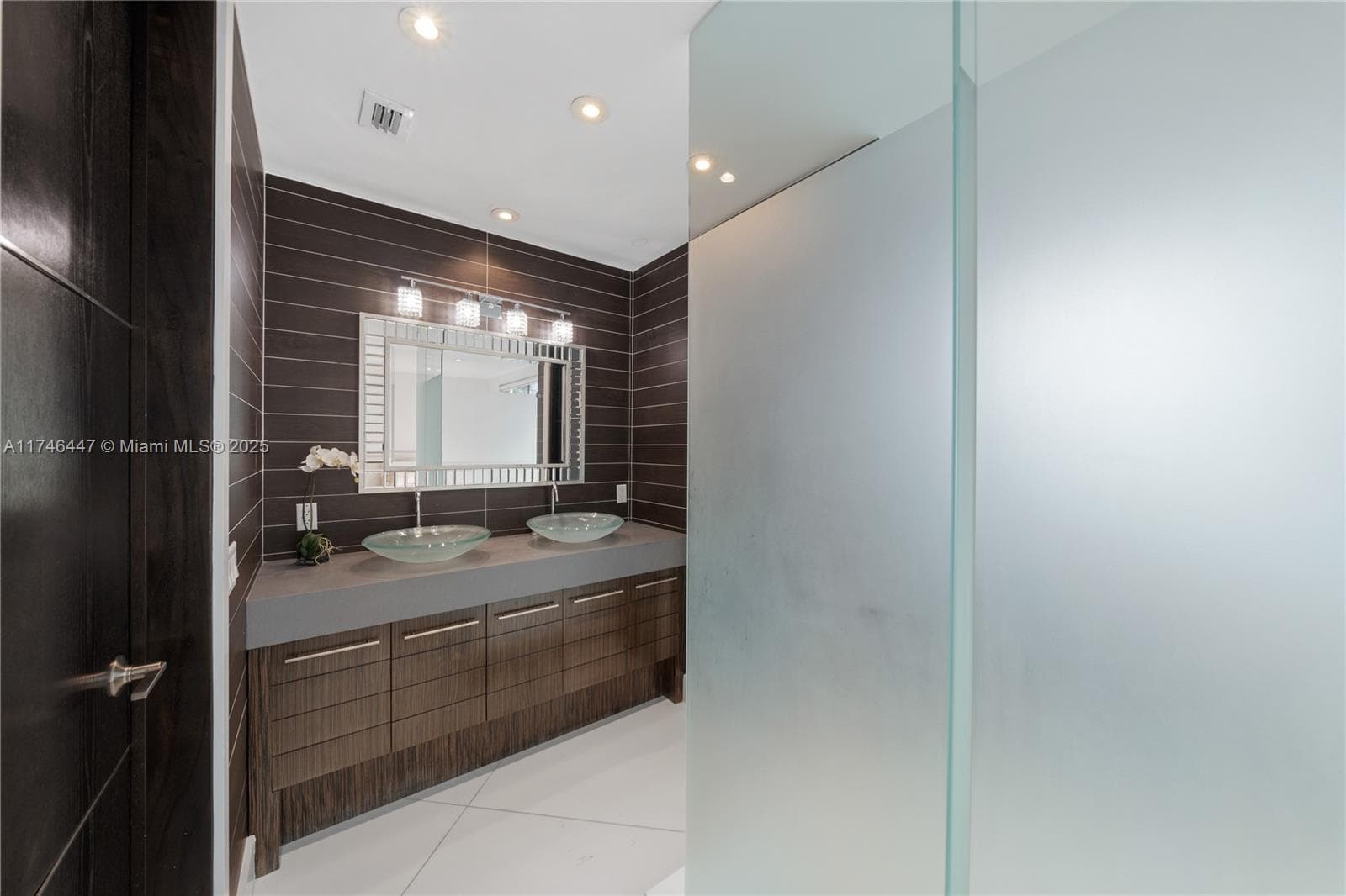 227 E DILIDO DR, Miami Beach FL 33139 — 55
