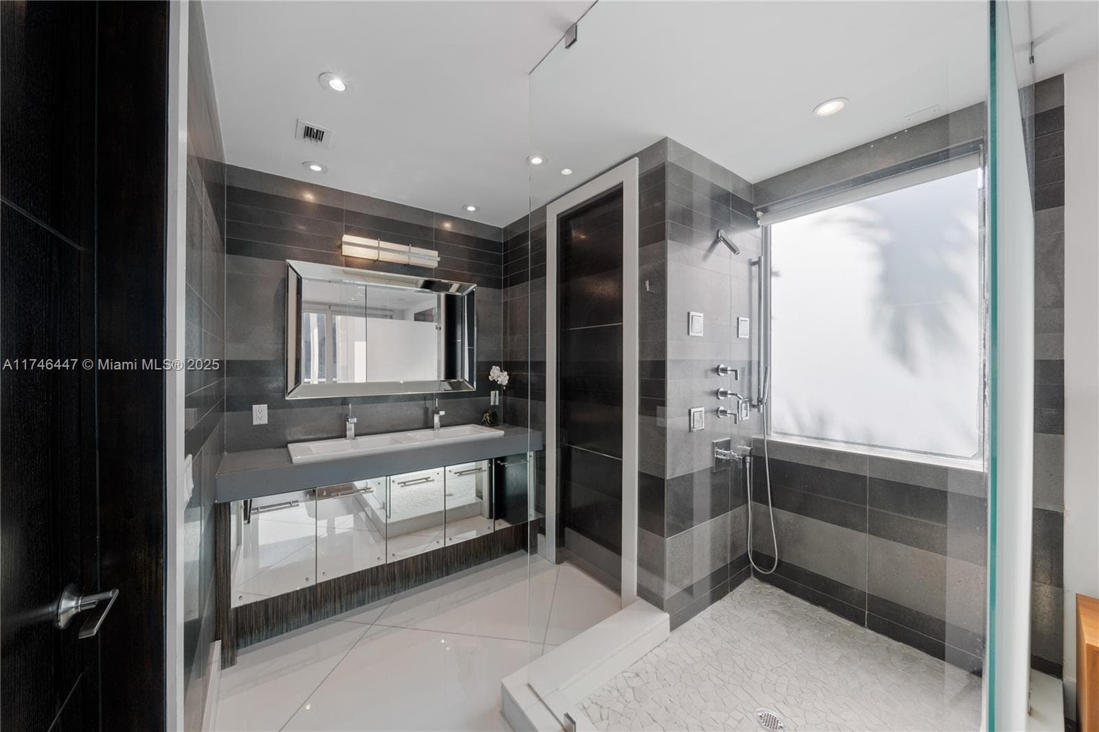 227 E DILIDO DR, Miami Beach FL 33139 — 59
