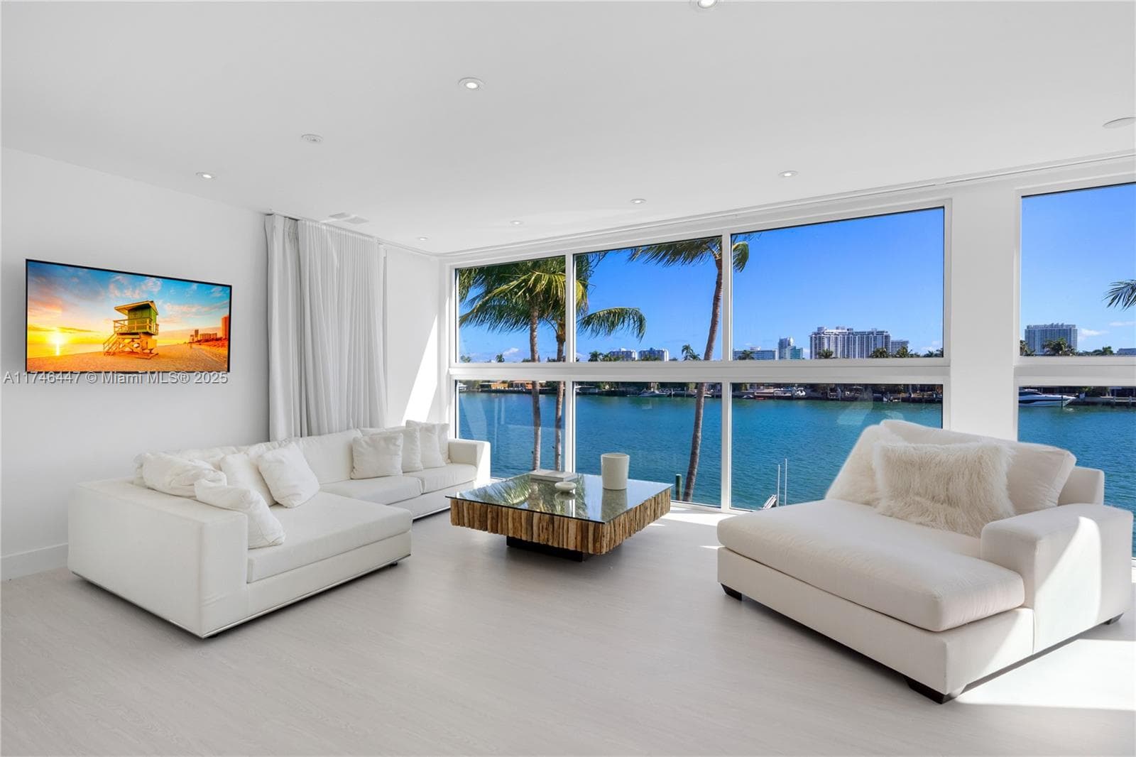 227 E DILIDO DR, Miami Beach FL 33139 — 40