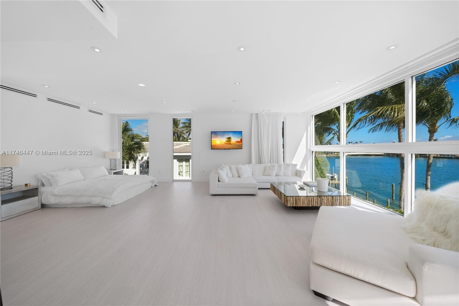 227 E DILIDO DR, Miami Beach FL 33139 — 39