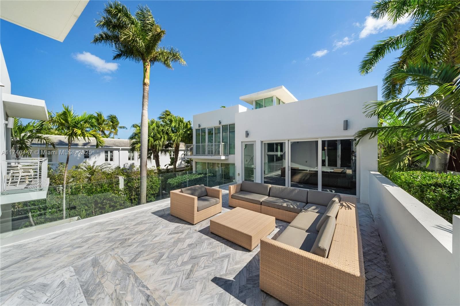 227 E DILIDO DR, Miami Beach FL 33139 — 74