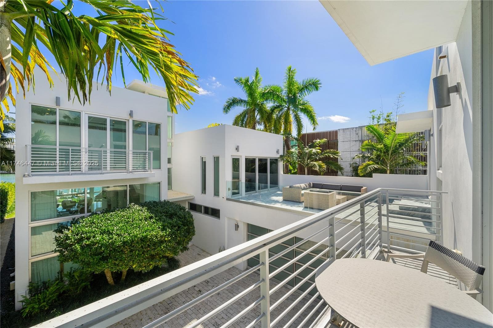 227 E DILIDO DR, Miami Beach FL 33139 — 70