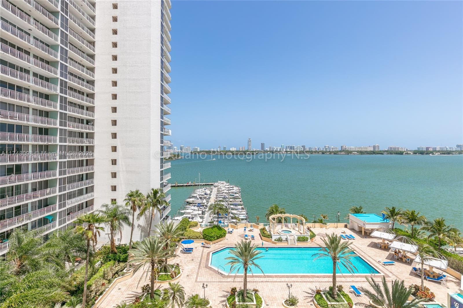 7601 E Treasure Dr # 1108, North Bay Village FL 33141 — 2