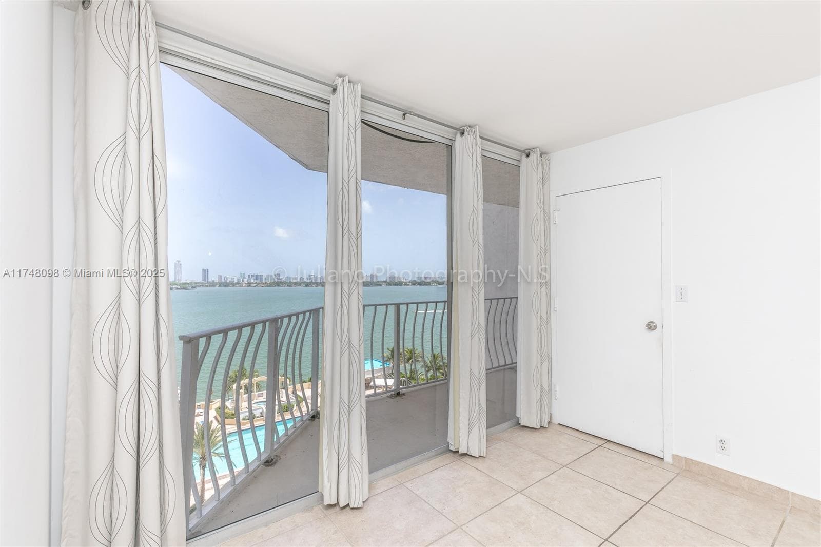 7601 E Treasure Dr # 1108, North Bay Village FL 33141 — 11