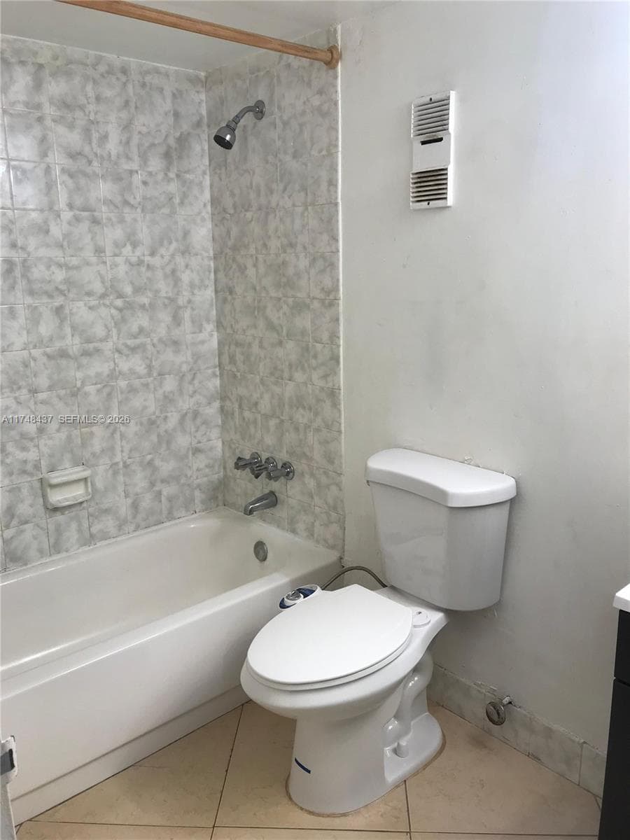 16950 W Dixie Hwy A631 Hwy # 631, North Miami Beach FL 33160 — 13