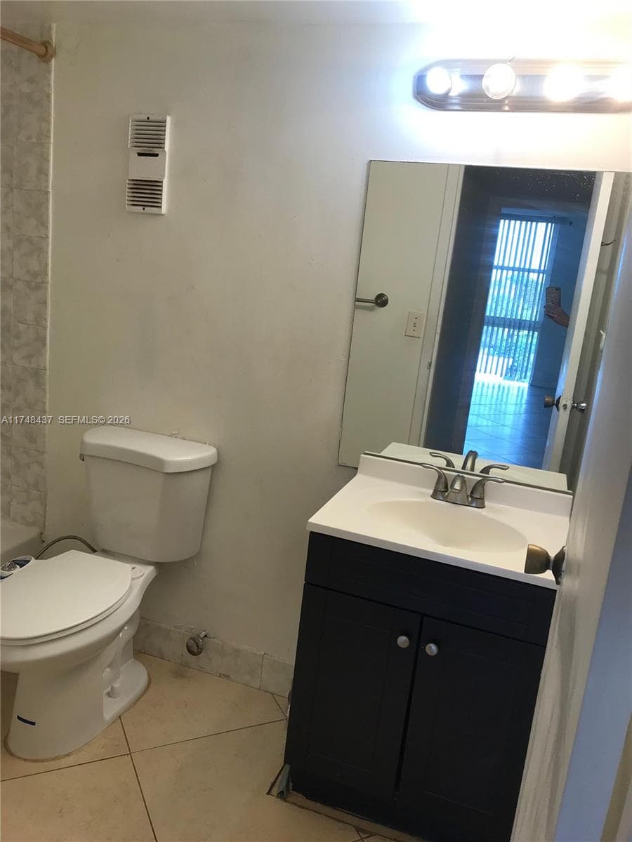 16950 W Dixie Hwy A631 Hwy # 631, North Miami Beach FL 33160 — 12