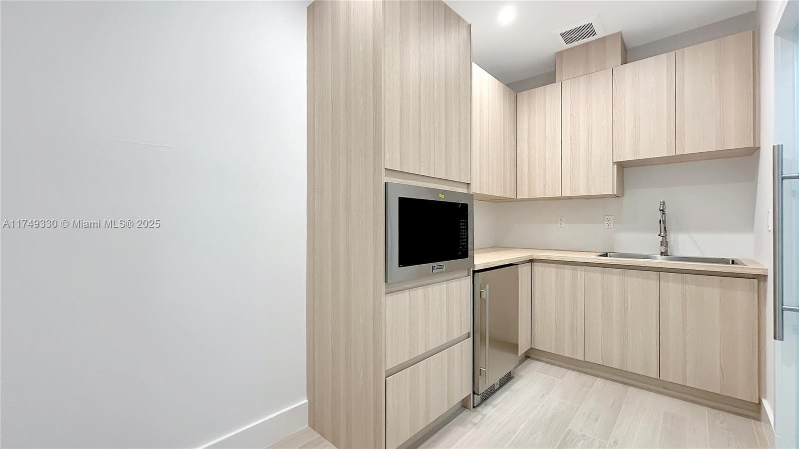 6700 NE 2nd Ct # 4, Miami FL 33138 — 23