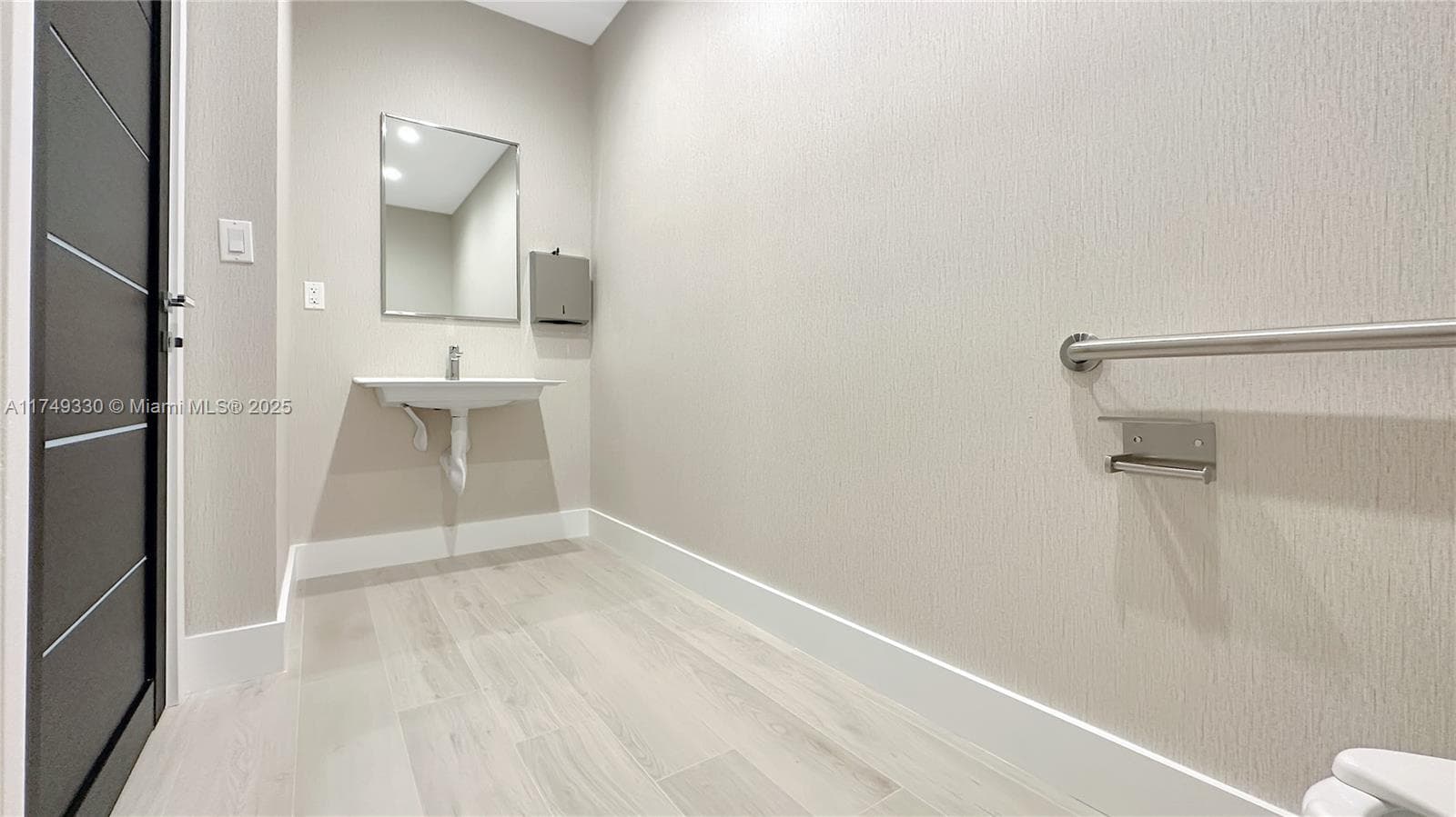 6700 NE 2nd Ct # 4, Miami FL 33138 — 25
