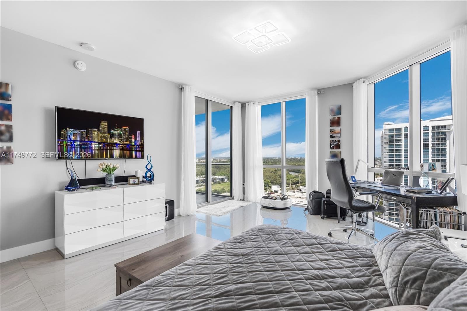 17111 Biscayne Blvd # 2001, North Miami Beach FL 33160 — 17