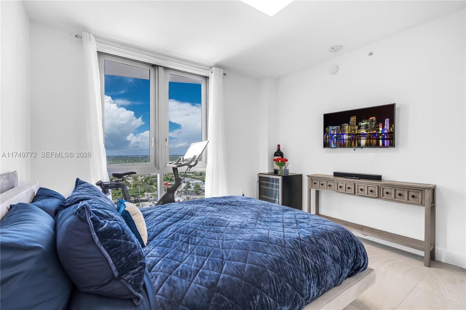 17111 Biscayne Blvd # 2001, North Miami Beach FL 33160 — 26