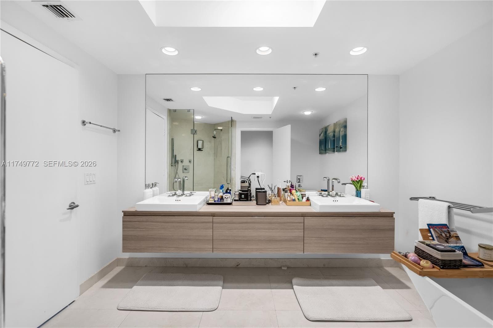 17111 Biscayne Blvd # 2001, North Miami Beach FL 33160 — 20