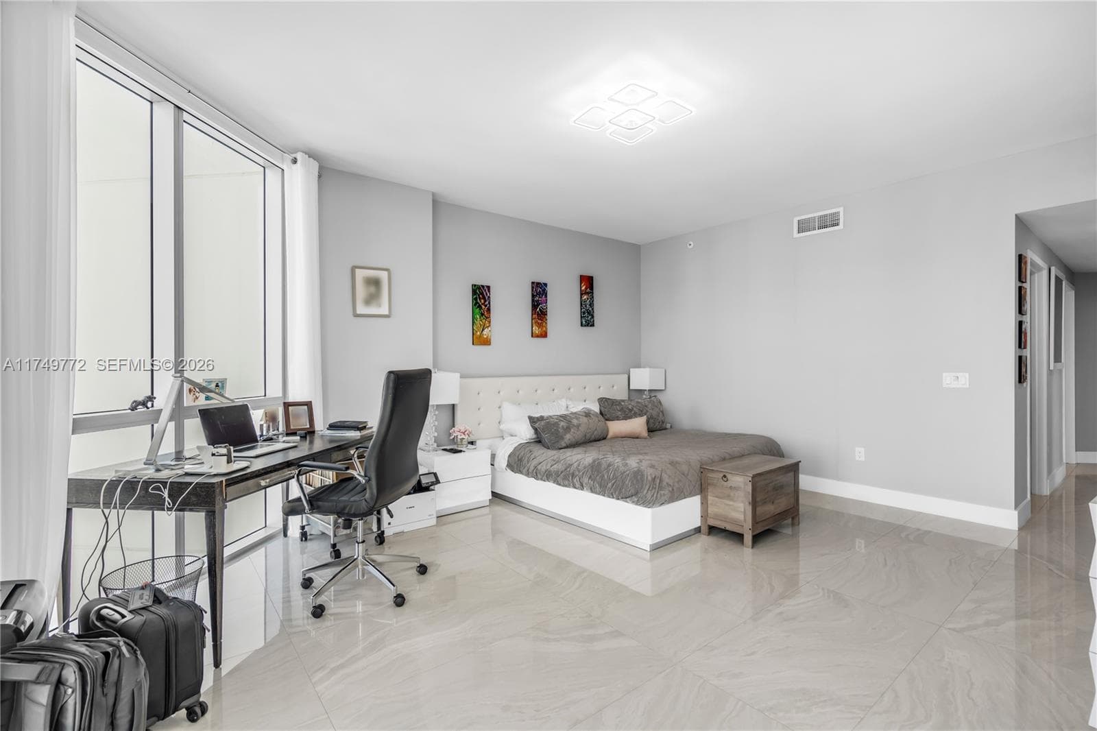 17111 Biscayne Blvd # 2001, North Miami Beach FL 33160 — 18