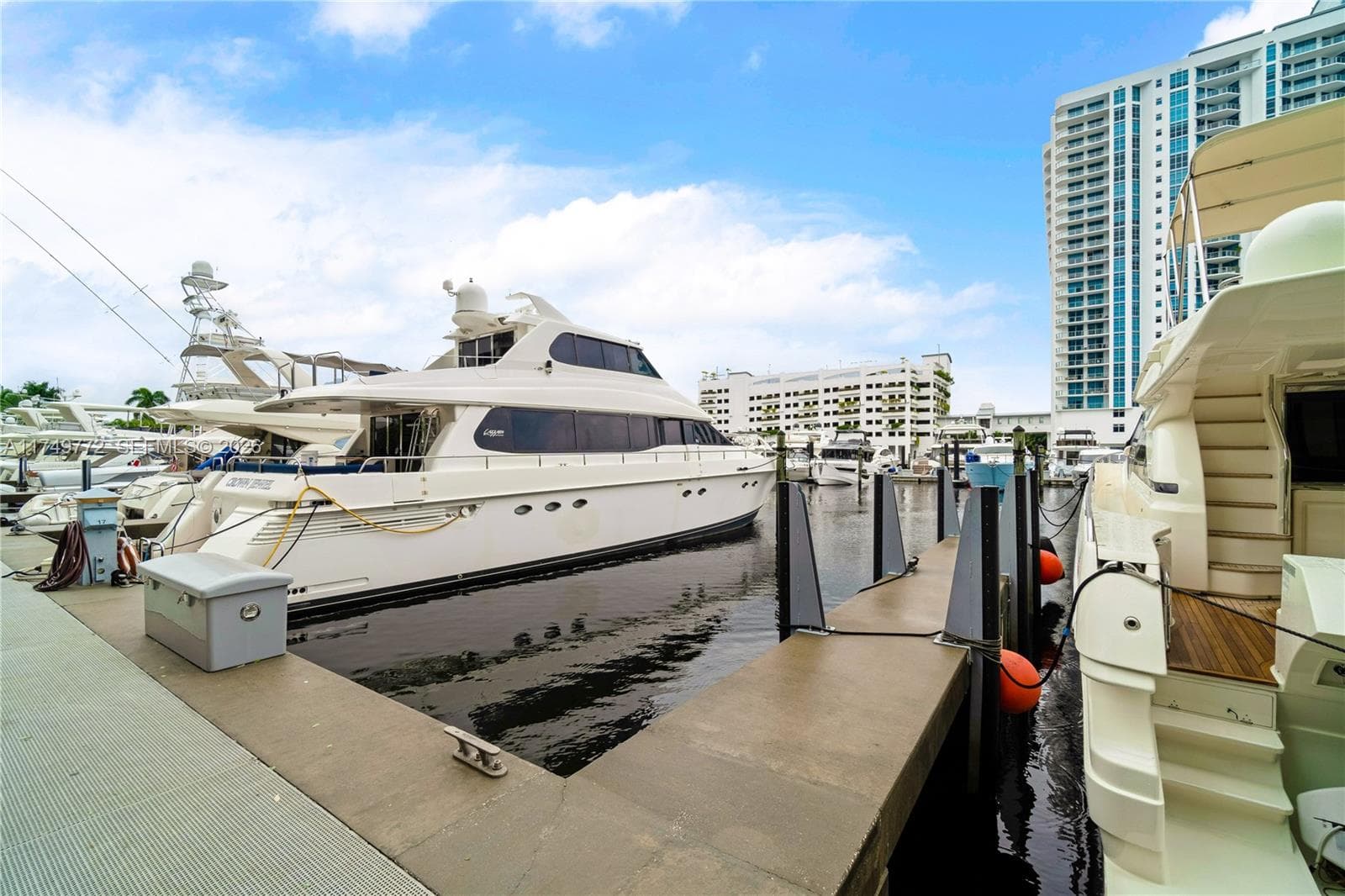 17111 Biscayne Blvd # 2001, North Miami Beach FL 33160 — 39