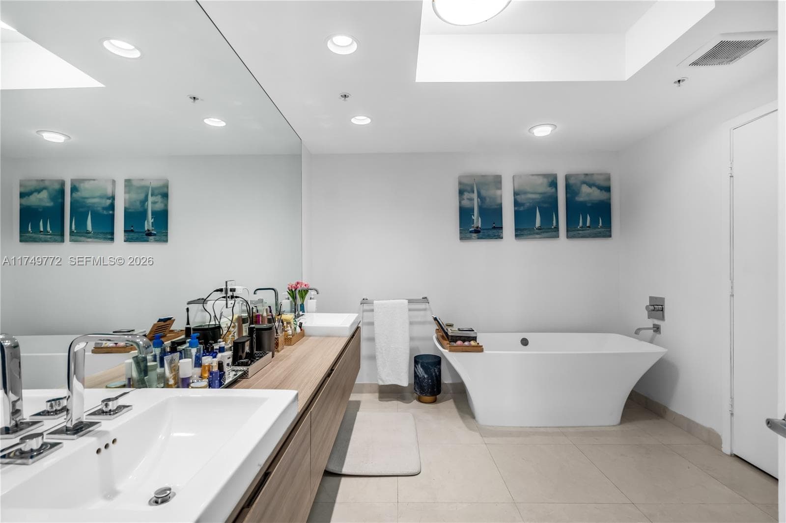 17111 Biscayne Blvd # 2001, North Miami Beach FL 33160 — 21