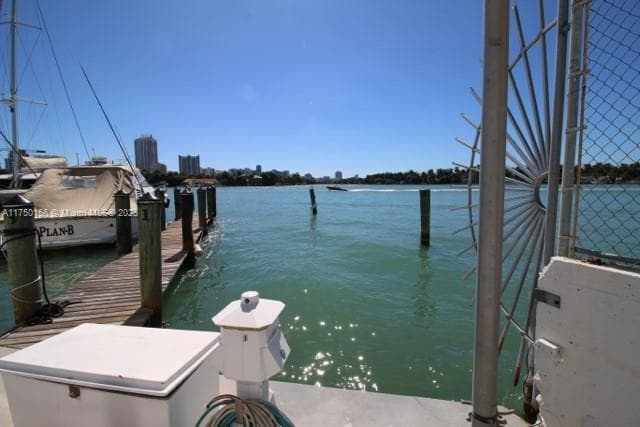 900 Bay Dr, Miami Beach FL 33141 — 2