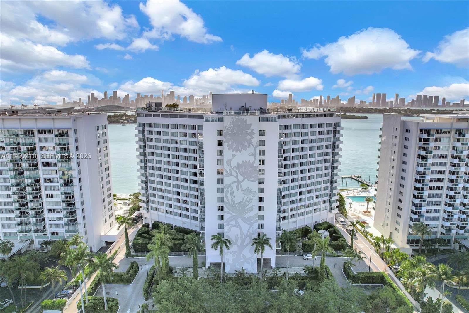 1100 West Ave # 916, Miami Beach FL 33139 — 2
