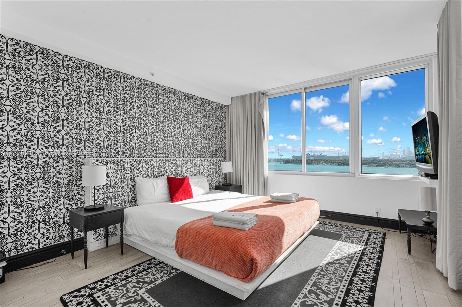 1100 West Ave # 916, Miami Beach FL 33139 — 22