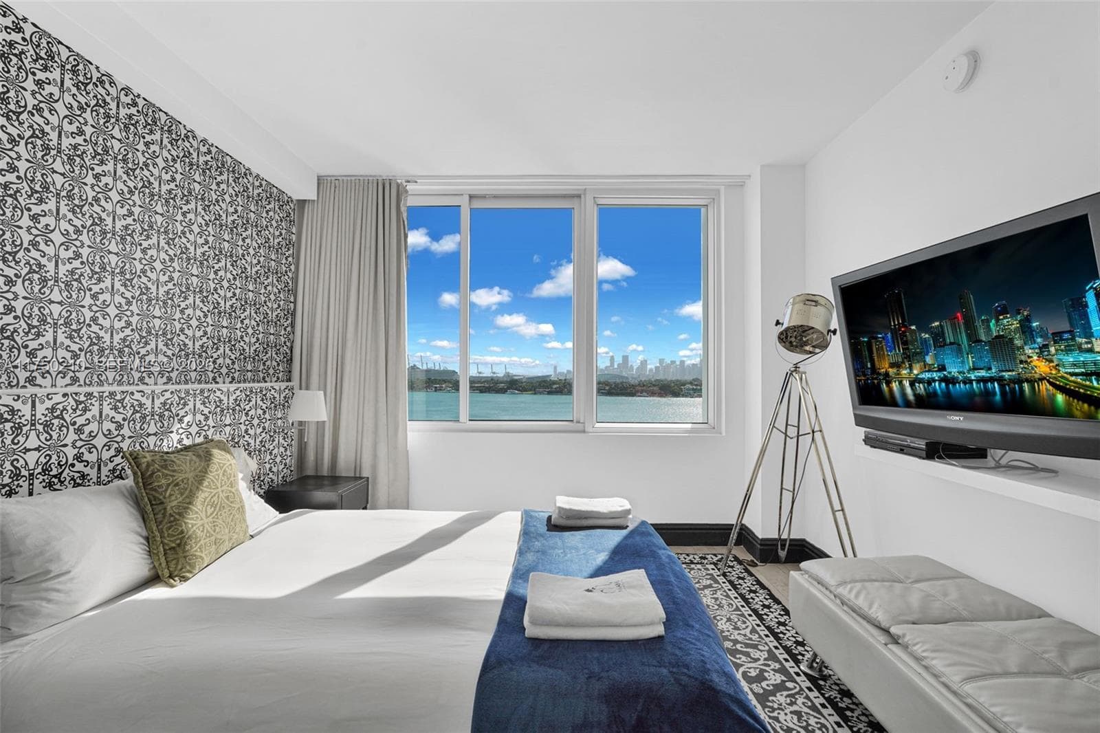 1100 West Ave # 916, Miami Beach FL 33139 — 24