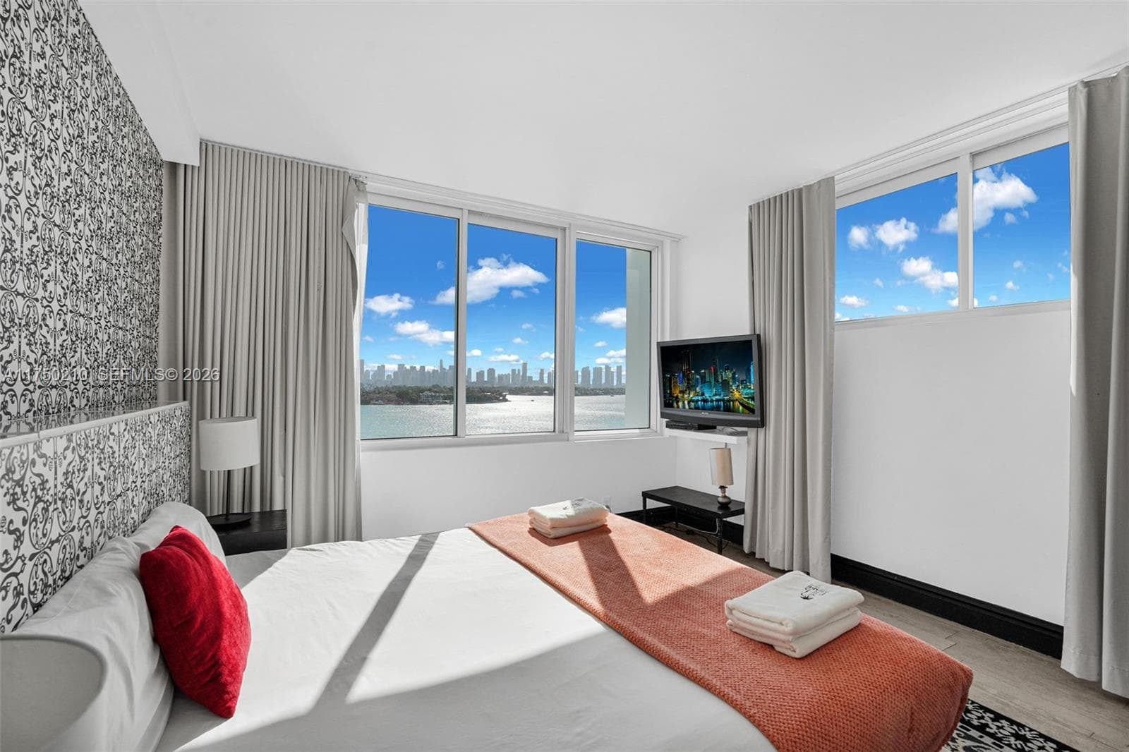 1100 West Ave # 916, Miami Beach FL 33139 — 18