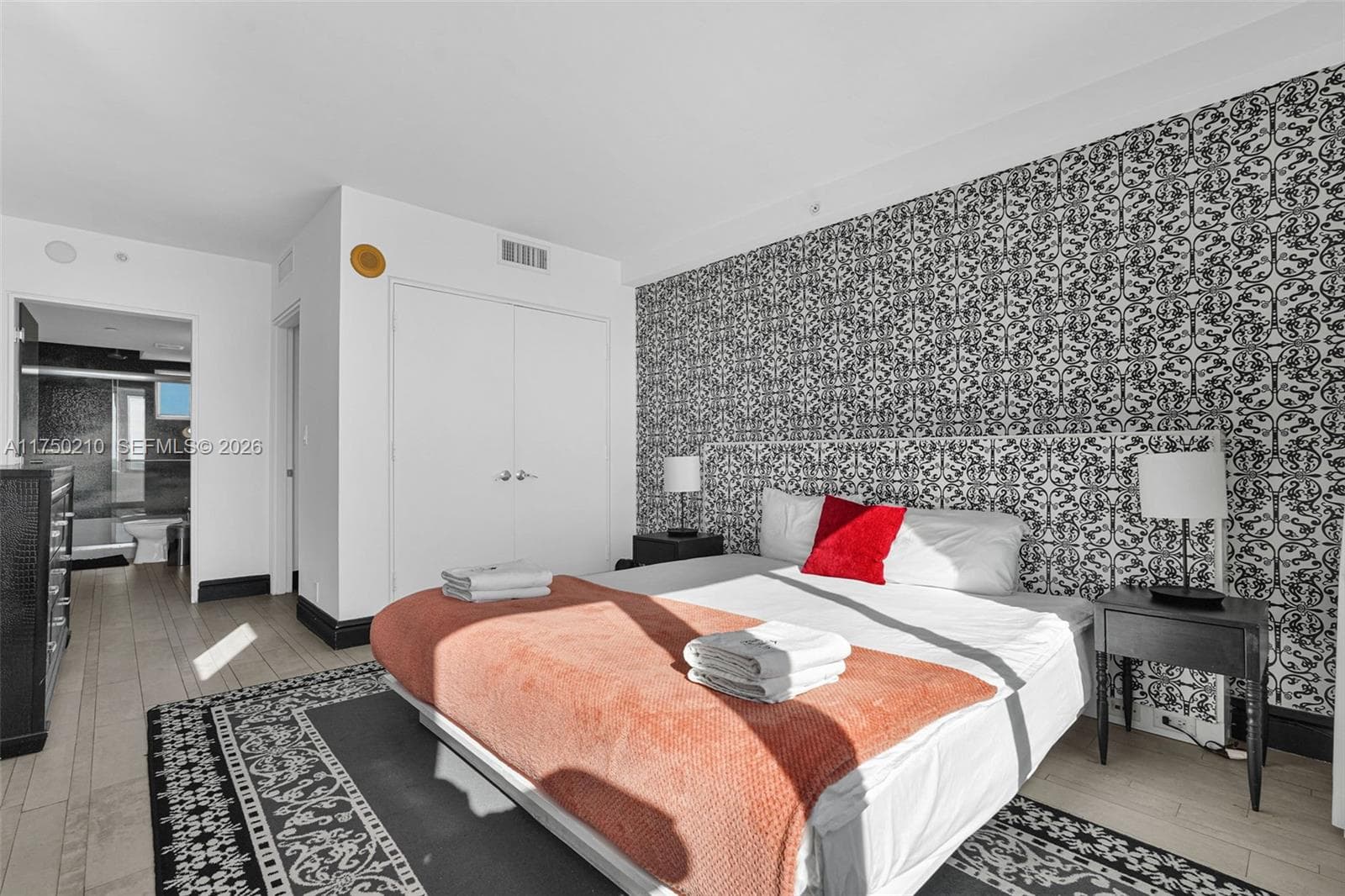 1100 West Ave # 916, Miami Beach FL 33139 — 19