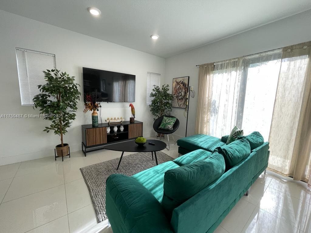 302 NW 11th Ct, Florida City FL 33034 — 9