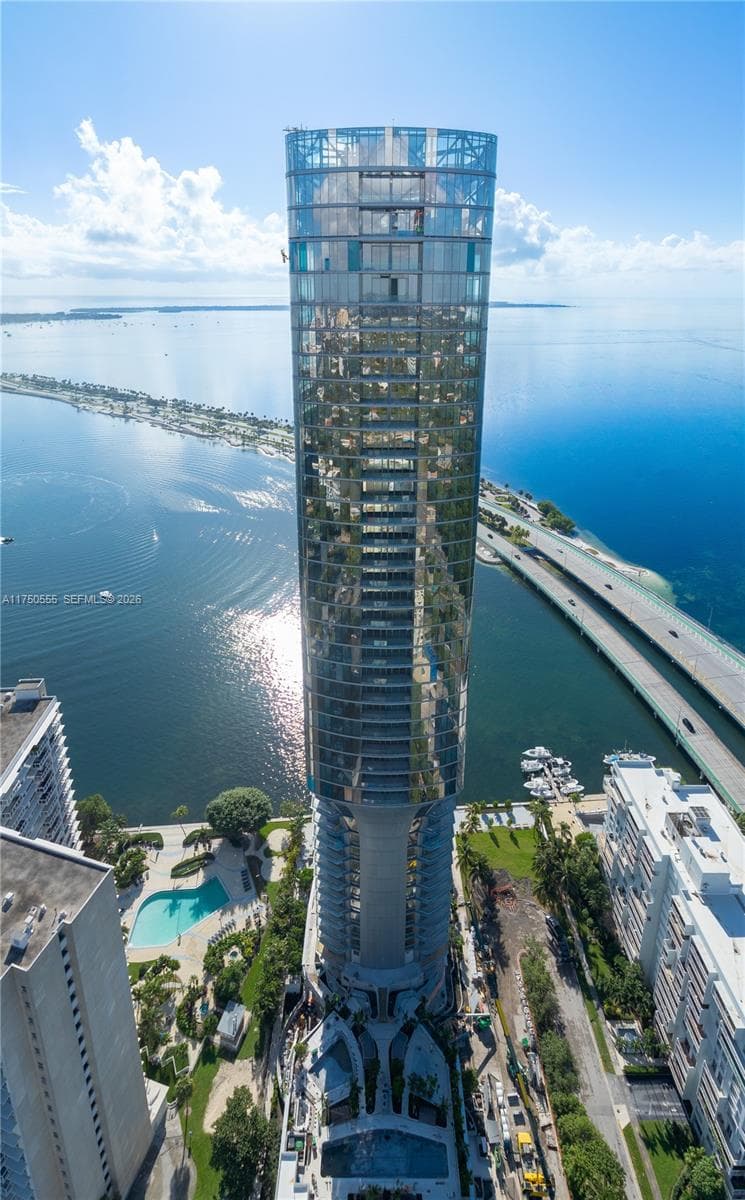 175 SE 25 RD # 3902, Miami FL 33129 — 5