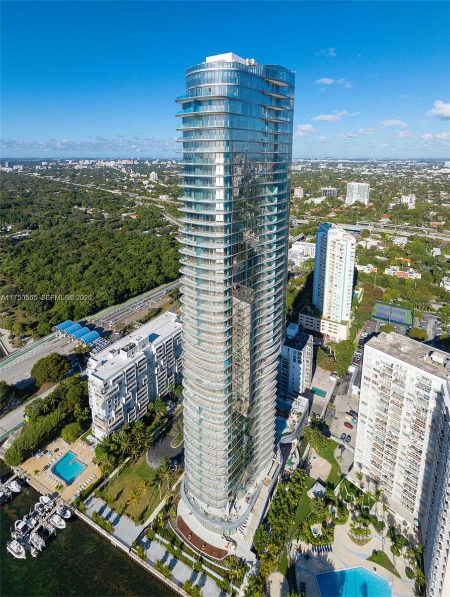 175 SE 25 RD # 3902, Miami FL 33129 — 8