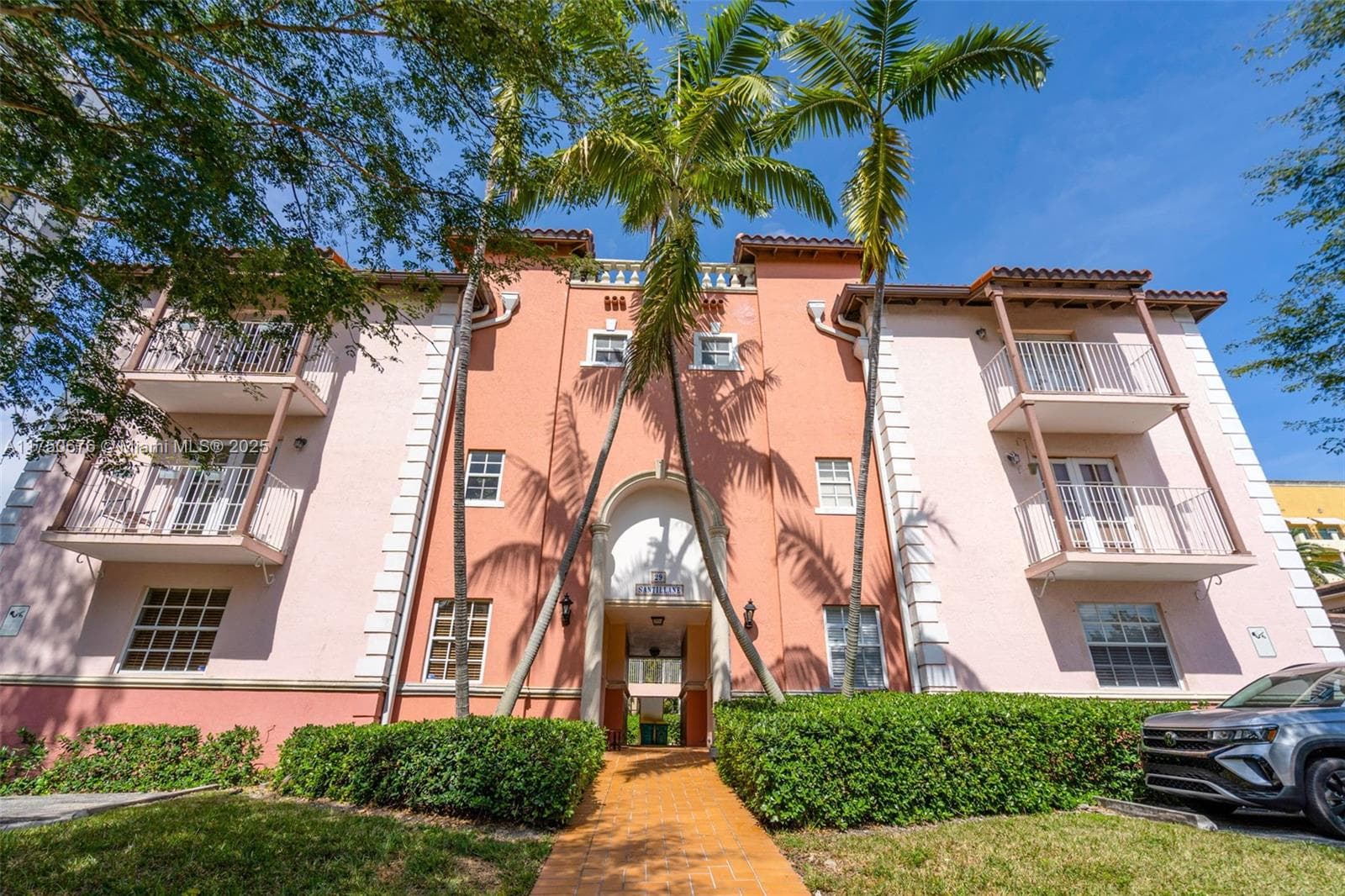 29 Santillane Ave # 7, Coral Gables FL 33134 — 2