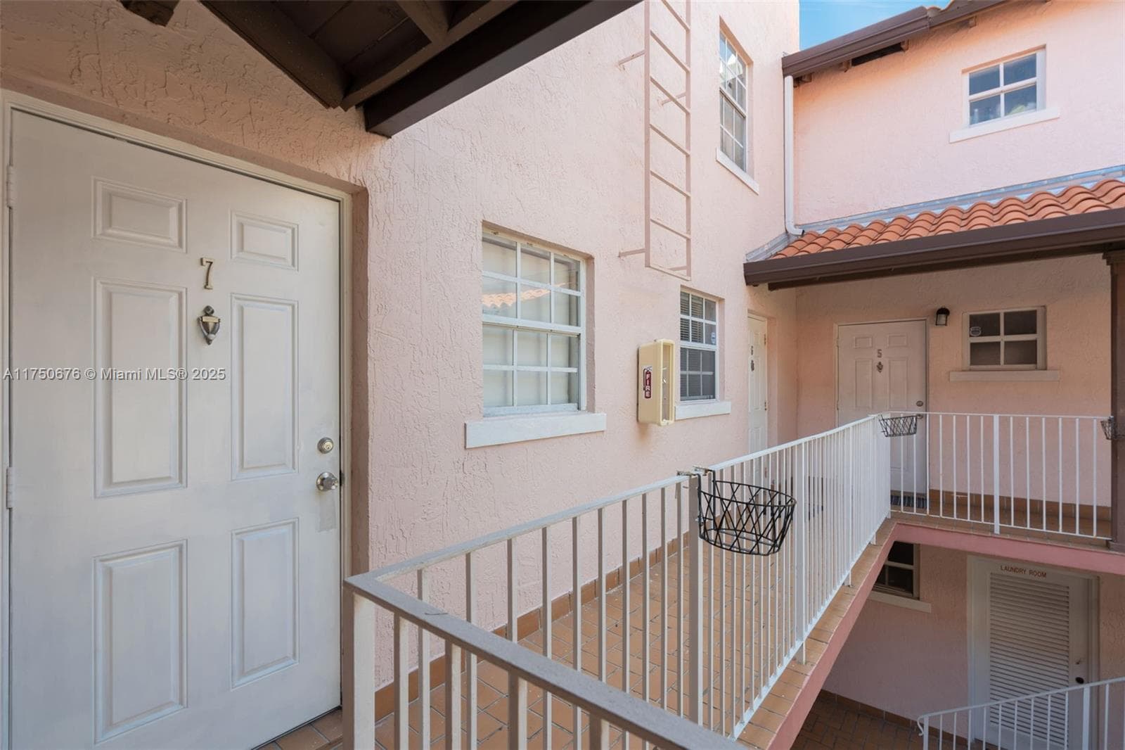 29 Santillane Ave # 7, Coral Gables FL 33134 — 4