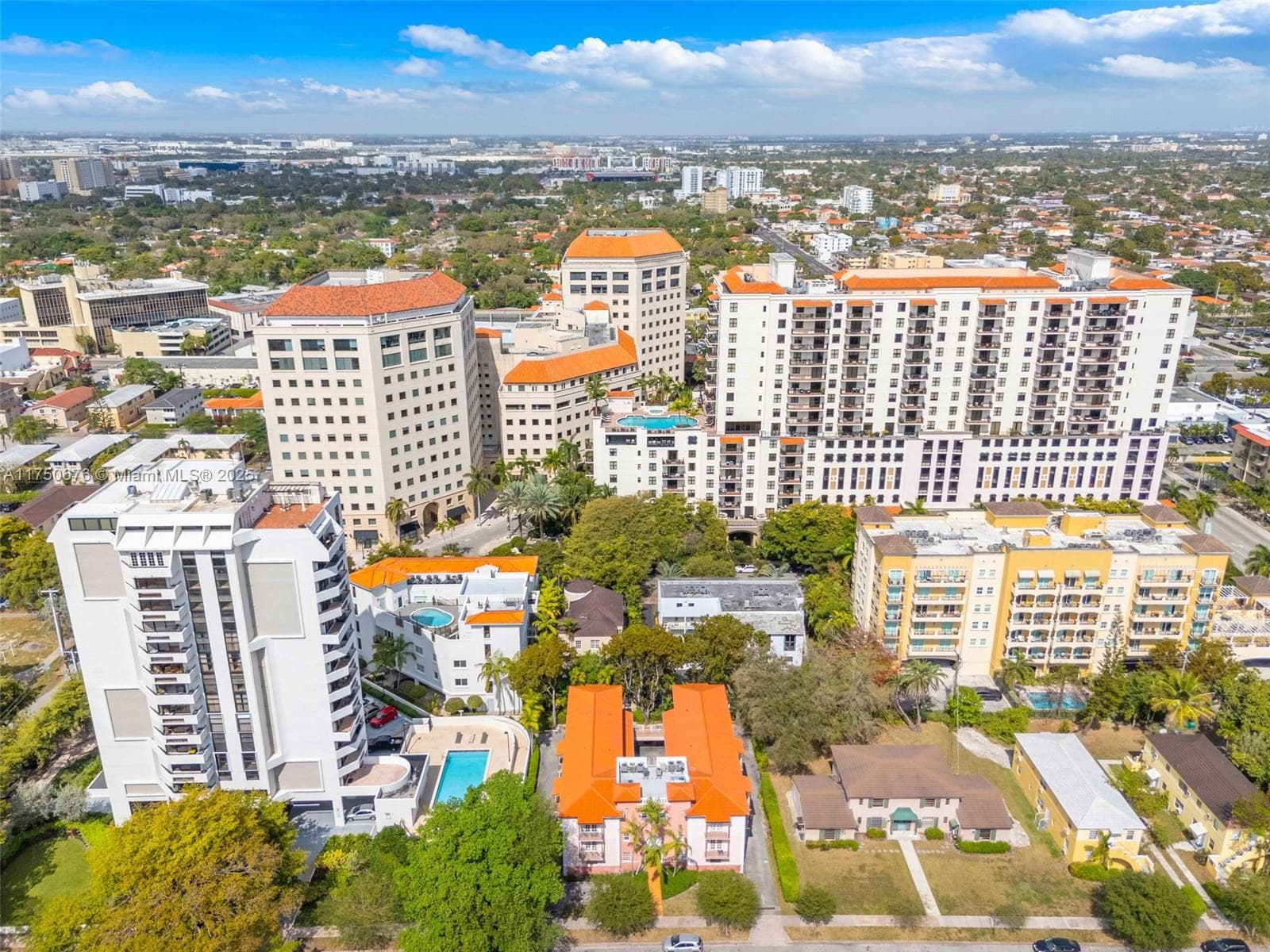 29 Santillane Ave # 7, Coral Gables FL 33134 — 25