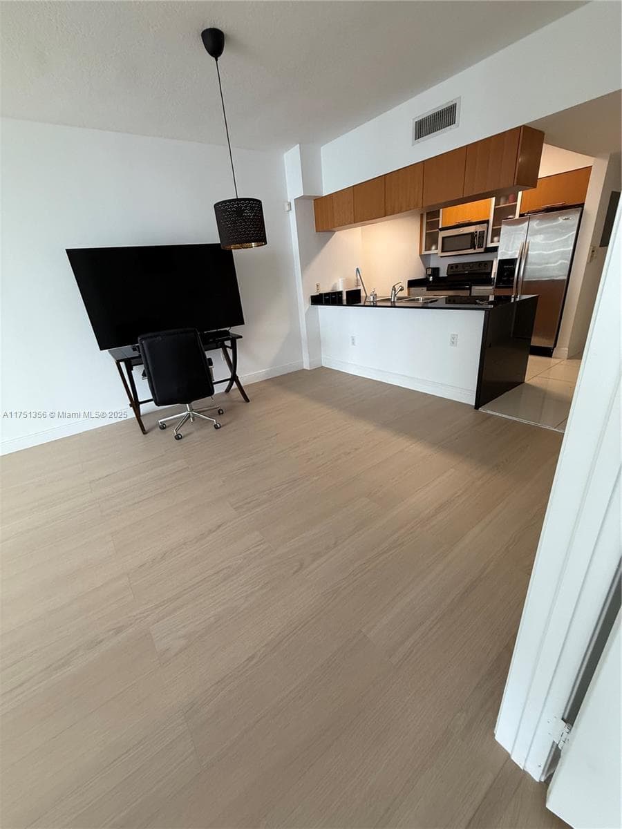 1750 N Bayshore Dr # 4809, Miami FL 33132 — 22
