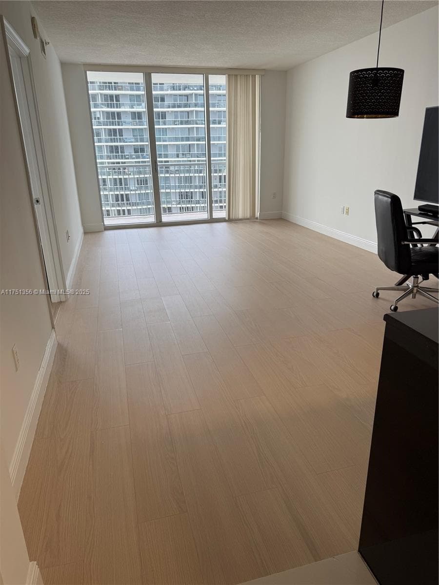 1750 N Bayshore Dr # 4809, Miami FL 33132 — 28