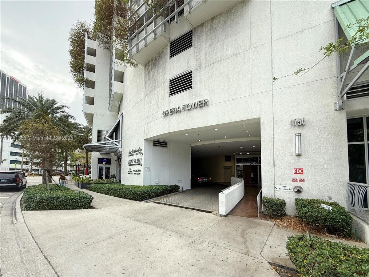 1750 N Bayshore Dr # 4809, Miami FL 33132 — 18