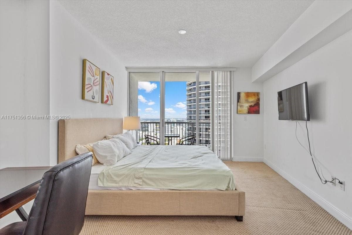 1750 N Bayshore Dr # 4809, Miami FL 33132 — 11
