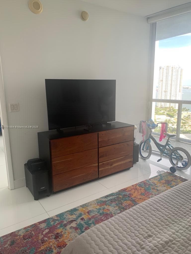 465 Brickell Ave # 2405, Miami FL 33131 — 8